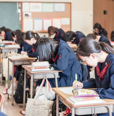 赴日留学